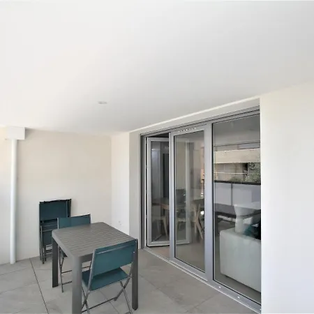 2 Chambres, Vue Et Parking