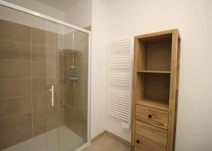 2 Chambres, Vue Et Parking Lejlighed
